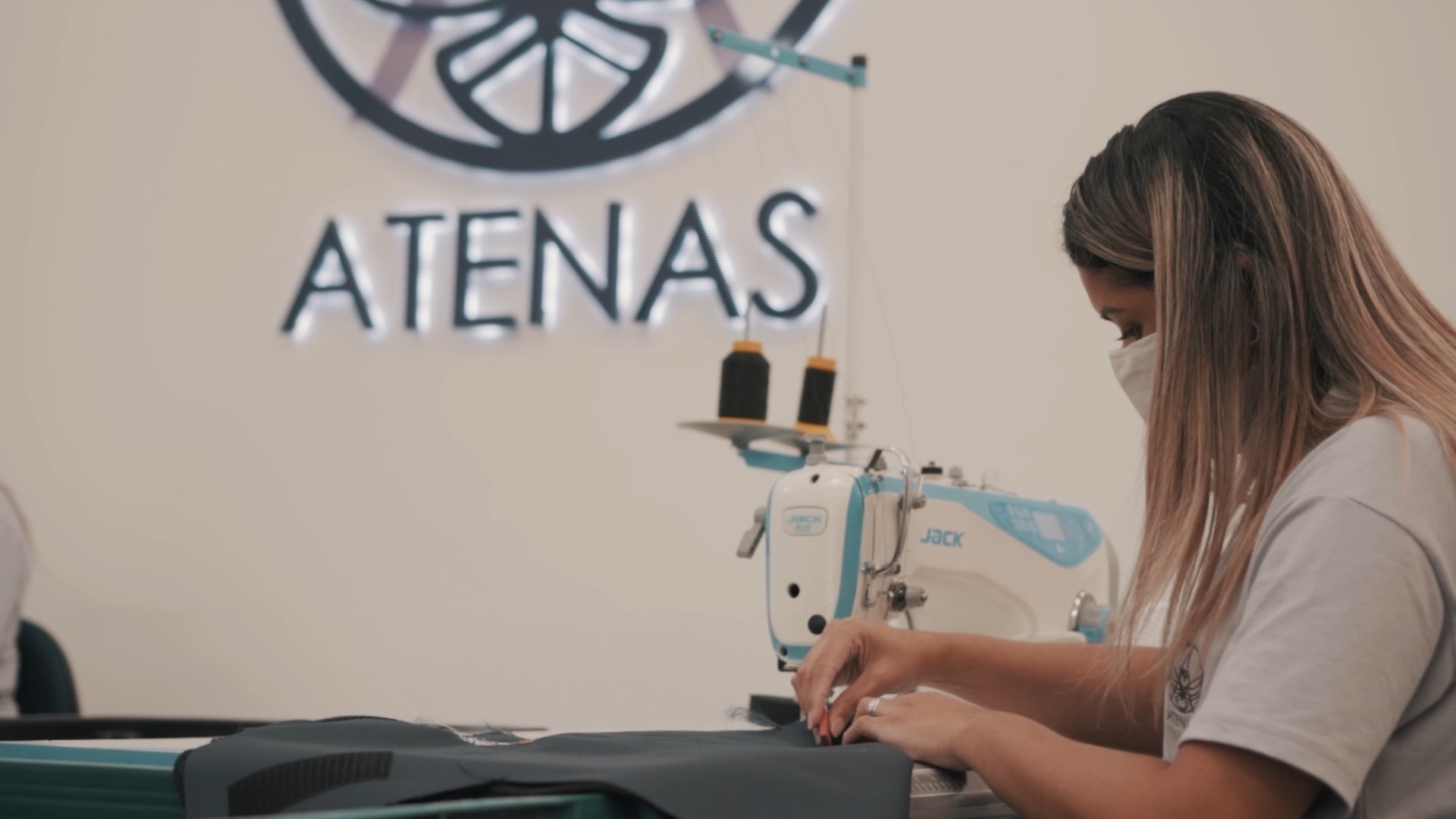 Equipe da fábrica Atenas em Mogi das Cruzes — produção de artigos táticos